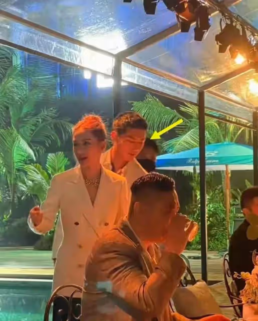 竇驍何超蓮：婚禮前夜互擺臉色不交流，疑與重要人物缺席婚禮有關