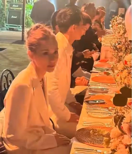 竇驍何超蓮：婚禮前夜互擺臉色不交流，疑與重要人物缺席婚禮有關