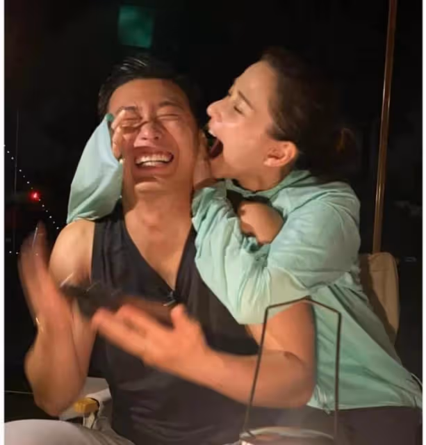 竇驍何超蓮：婚禮前夜互擺臉色不交流，疑與重要人物缺席婚禮有關