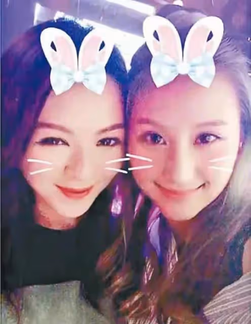 竇驍何超蓮：婚禮前夜互擺臉色不交流，疑與重要人物缺席婚禮有關