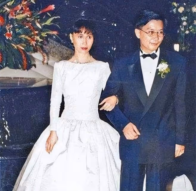 竇驍娶入豪門,成賭王第7個女婿,「贅婿」不好當,3位姐夫已離婚