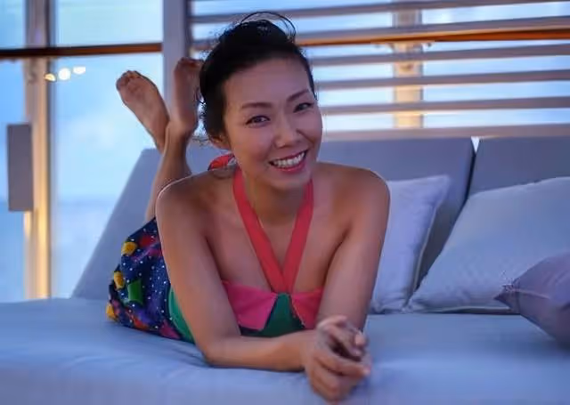香港知名女星突然宣布離婚,一度為情自殺,公開出櫃自曝是雙性戀