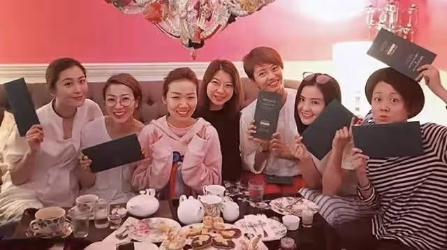 香港知名女星突然宣布離婚,一度為情自殺,公開出櫃自曝是雙性戀