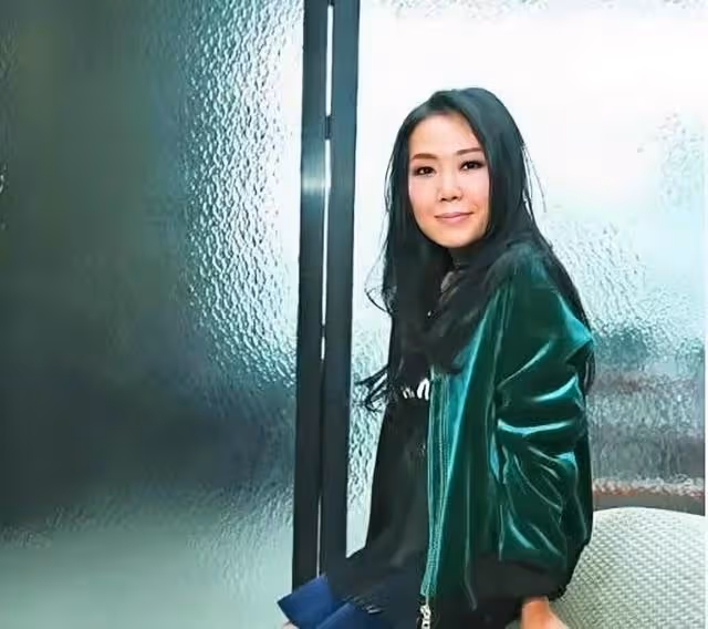 香港知名女星突然宣布離婚,一度為情自殺,公開出櫃自曝是雙性戀