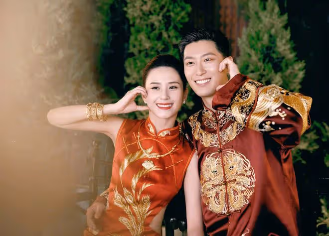 何超蓮竇驍大婚!伴娘團美艷大方,伴郎團帥氣逼人,內場布置奢華