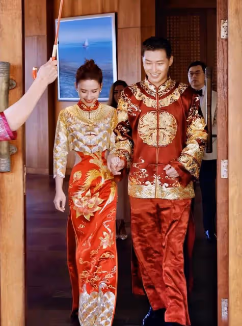何超蓮竇驍大婚!伴娘團美艷大方,伴郎團帥氣逼人,內場布置奢華