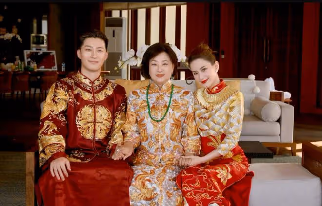 何超蓮竇驍大婚!伴娘團美艷大方,伴郎團帥氣逼人,內場布置奢華