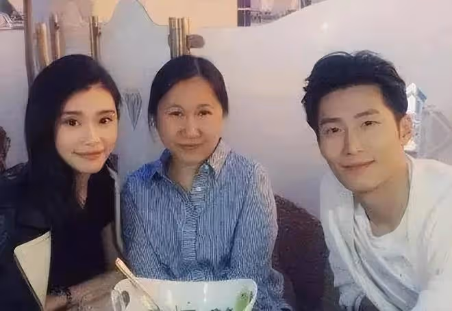 同是「嫁入」豪門，奚夢瑤竇驍待遇不同，昔日緋聞對象終成一家人