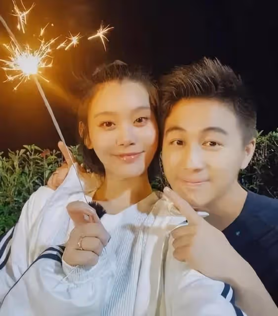 同是「嫁入」豪門，奚夢瑤竇驍待遇不同，昔日緋聞對象終成一家人
