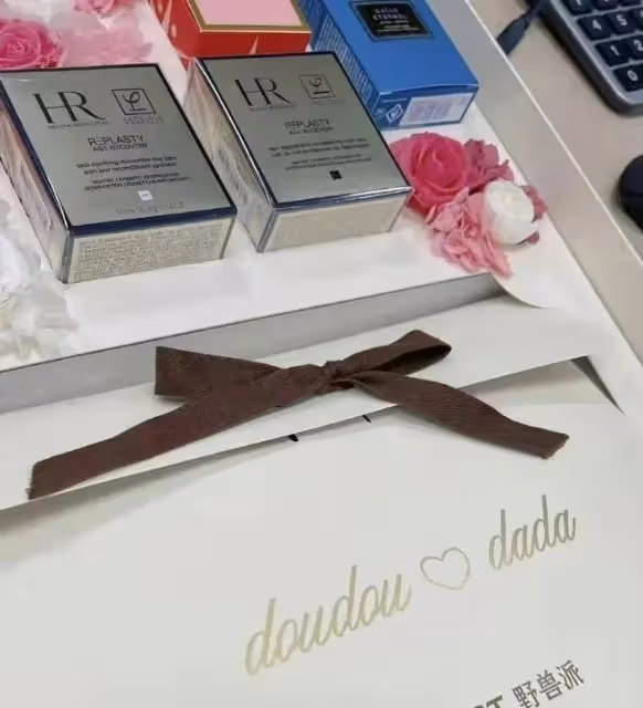 看了何超蓮婚禮上的豪門闊太，我才明白為什麼女明星非往豪門擠