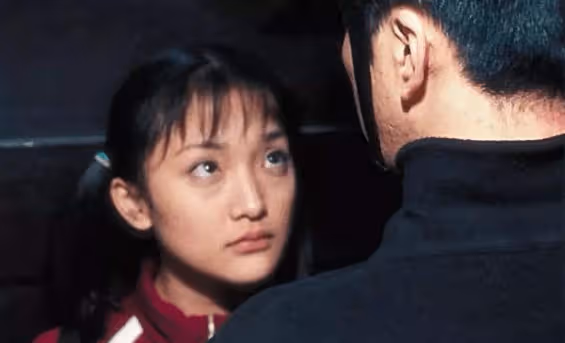 黃覺深夜曬照，稱妻子為「女生「，曾與周迅交好多年卻娶麥子為妻
