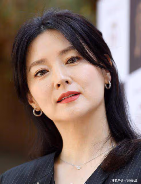 李英愛新作被業內人士誇讚 近照溫婉動人 富豪李浩永對其寵愛有加