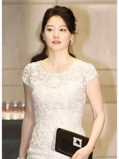 李英愛新作被業內人士誇讚 近照溫婉動人 富豪李浩永對其寵愛有加