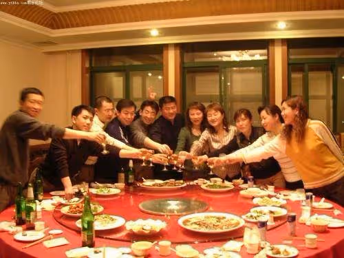 20年沒見了!40人同學聚會平均每個人500 班長買完單「拿著7300元消失無蹤」同學全傻眼