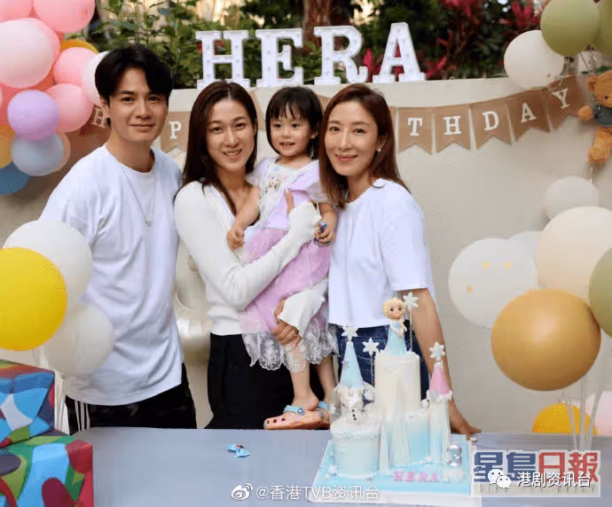 鍾嘉欣攜仔女返港送驚喜!楊茜堯羅子溢為囡囡搞3歲公主生日會