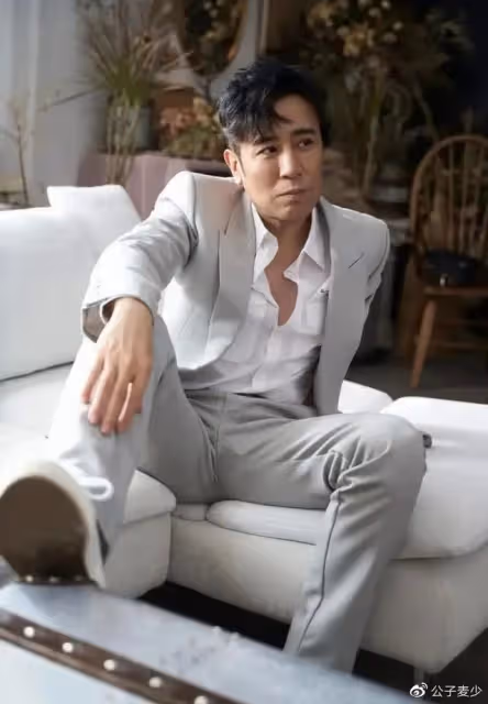 大瓜！曝叔圈男神潛《狂飆》隆妮，2天睡了2人，於和偉是否無辜？