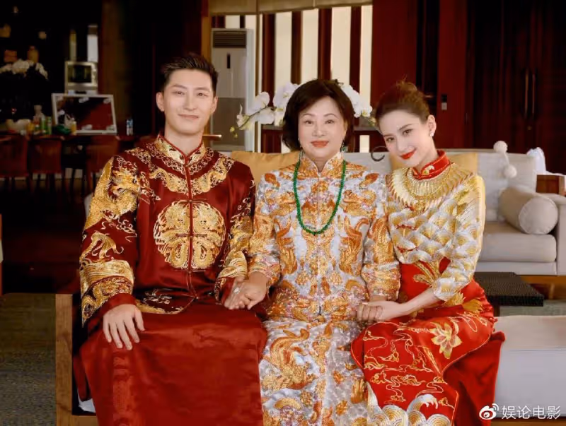 三太陳婉珍親自見證女兒婚禮,富貴逼人氣場強大,穿著大有講究