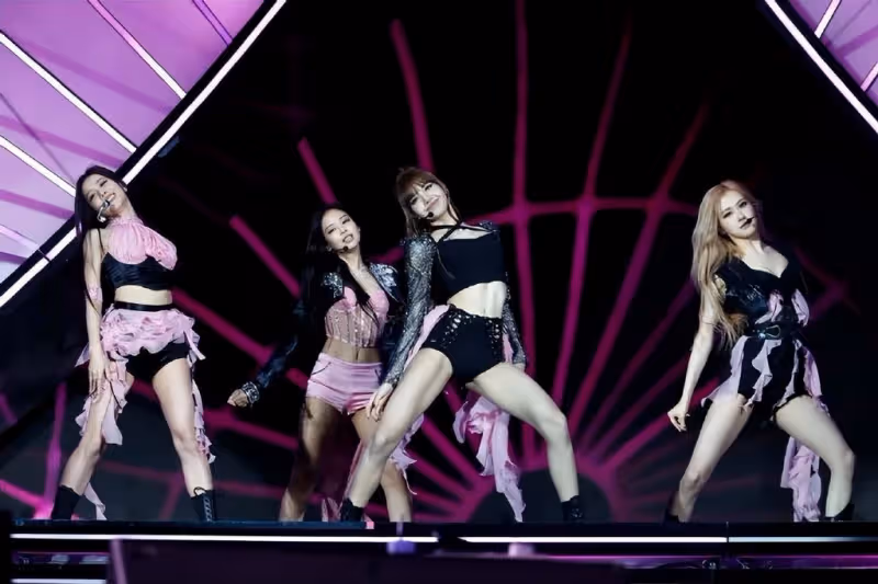 BLACKPINK科切拉舞台,被韓國樂評人批評,卻受到英美媒體盛讚