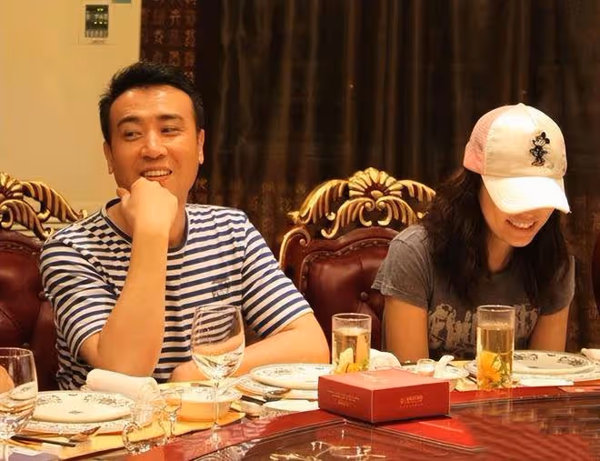 於和偉被曝「醜聞瓜」!粉絲手握視頻,疑潛規則隆妮,出軌王麗坤