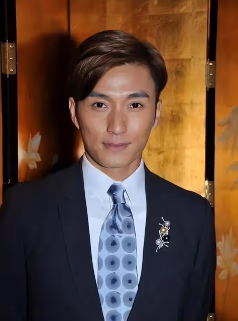 何超蓮竇驍大婚，5位鳳凰男坐不住了，有的至今沒被豪門家族認可