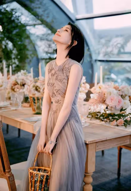 何超蓮竇驍曬婚禮照甜蜜告白彼此 穿中式禮服對拜