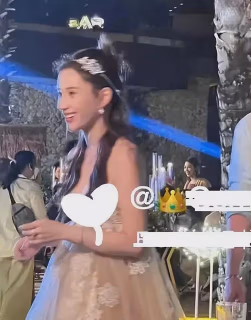 何超蓮竇驍曬婚禮照甜蜜告白彼此 穿中式禮服對拜