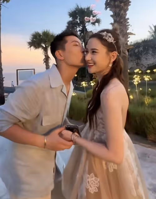 何超蓮曬婚禮vlog，透露竇驍包辦所有環節，現場放煙花驚喜連連