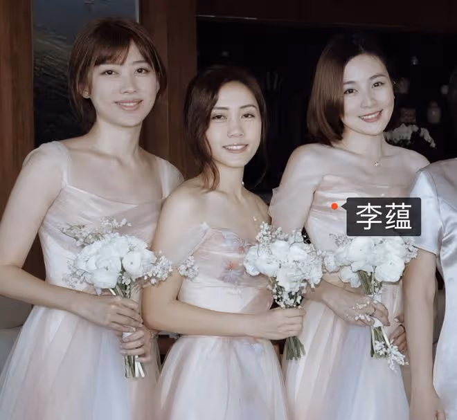 何超蓮曬婚禮vlog,透露竇驍包辦所有環節,現場放煙花驚喜連連