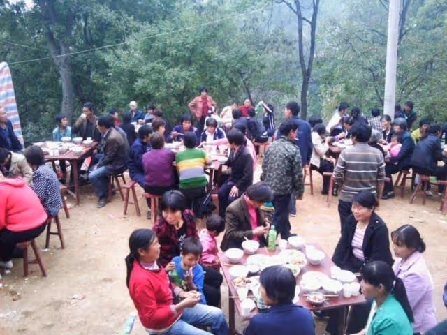 二婚妻子生下兒子,兒子滿月當天前妻送來一張體檢單,我哭了