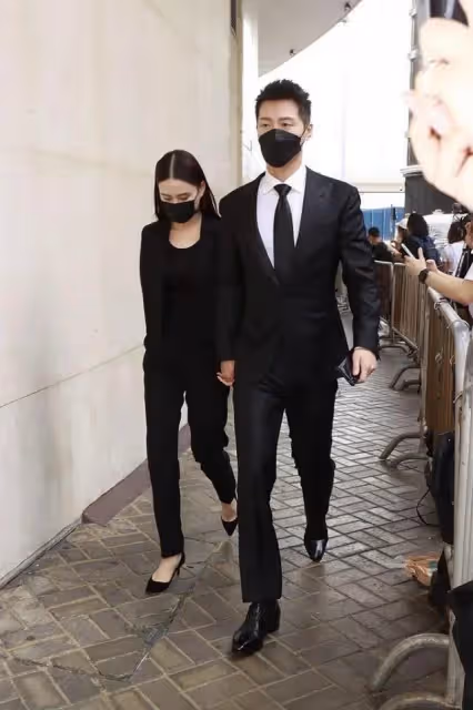 竇驍何超蓮大婚,弟媳奚夢瑤急忙澄清與男方的緋聞,賭王家亂套了