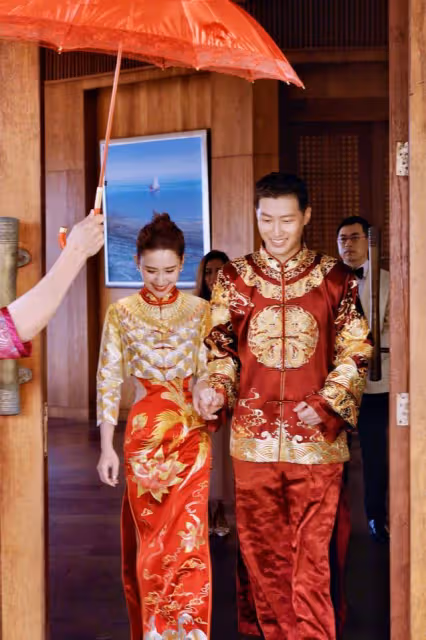 何超蓮竇驍婚禮細節,何超蓮出嫁泛淚光,竇驍:捧在手心疼愛!