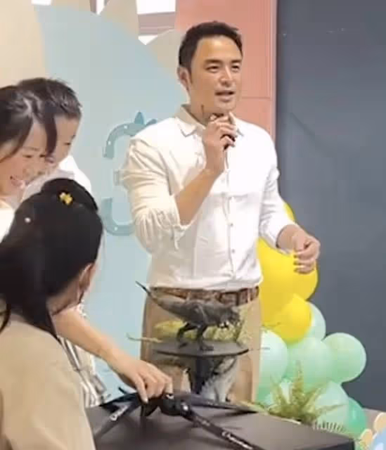 明道妻子二胎懷女,一家4口幸福滿滿,他們的相處方式竟如此簡單