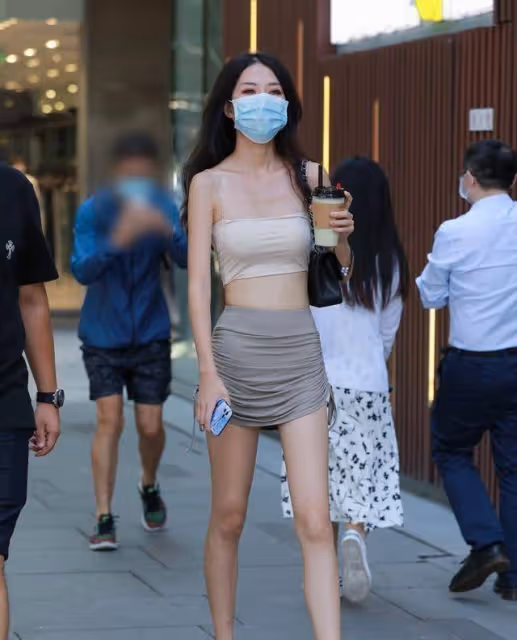 緊身裙顯瘦又性感，展現潮流元素，彰顯凹凸有致好曲線
