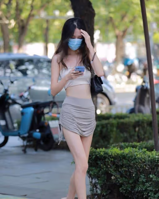 緊身裙顯瘦又性感，展現潮流元素，彰顯凹凸有致好曲線