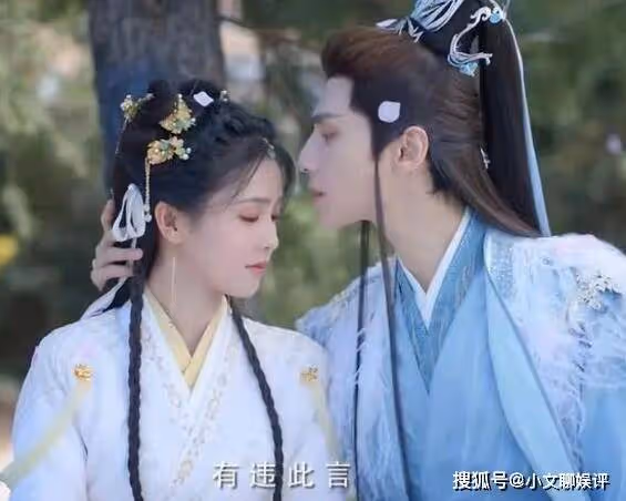 《長月燼明》黎蘇蘇和葉夕霧什麼關係？澹臺燼喜歡的是誰？真的把女主吃了嗎？