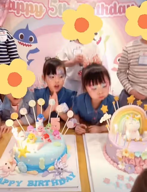 熊黛林為5歲雙胞胎女兒慶生,和婆婆挨靠著,孩子3個姑姑全到場