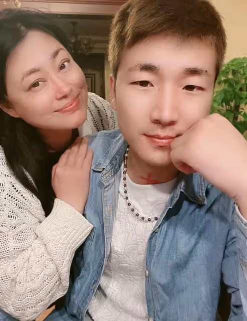 李菁菁:90後前夫生活悽慘,靠搬磚維持生計,女方仍住豪宅吃大餐
