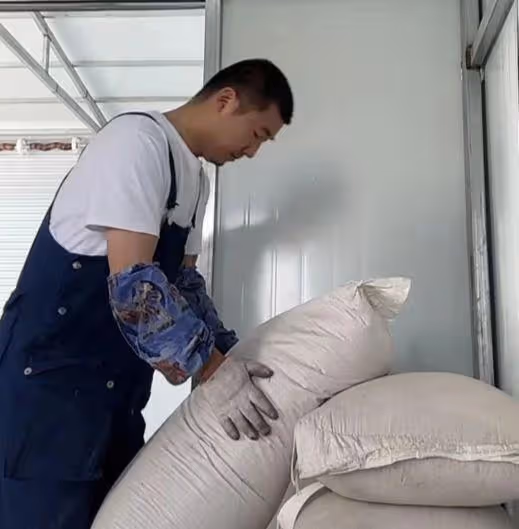 李菁菁:90後前夫生活悽慘,靠搬磚維持生計,女方仍住豪宅吃大餐