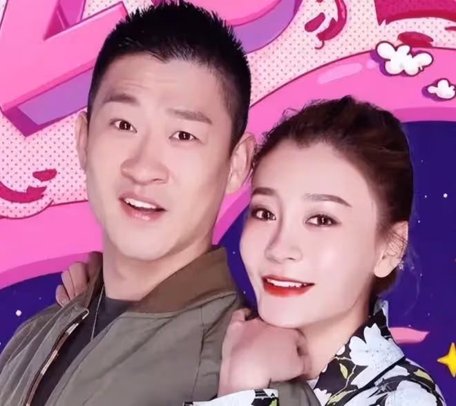 曹雲金曬全家福疑復婚!與前妻為女兒慶生,手握手切蛋糕太溫馨