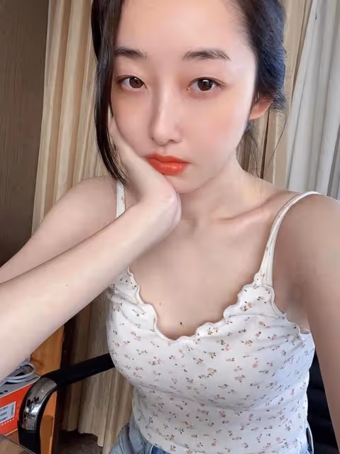 突發!蔣夢婕自曝被偷拍裙底和威脅,遭大範圍傳播,勒索人已被捕