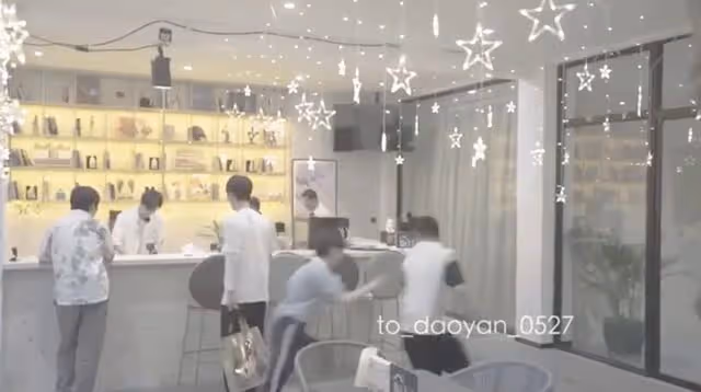 楊迪再引爭議!曝刪減綜藝中欺負肖戰,出言刁難後賈玲解圍