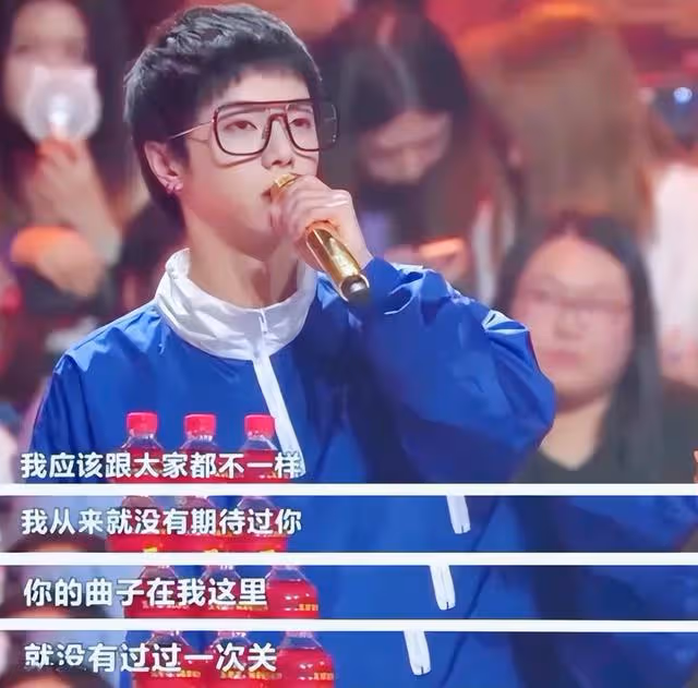 富二代華晨宇,官二代曲婉婷,兩人走上了相同的不歸路