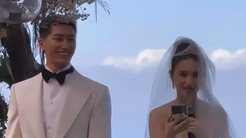 何超蓮婚禮誓詞，感謝竇驍無限包容自己，稱要給對方生一支足球隊