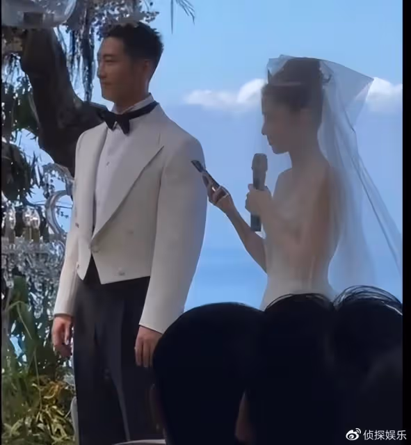 何超蓮婚禮誓詞,感謝竇驍無限包容自己,稱要給對方生一支足球隊