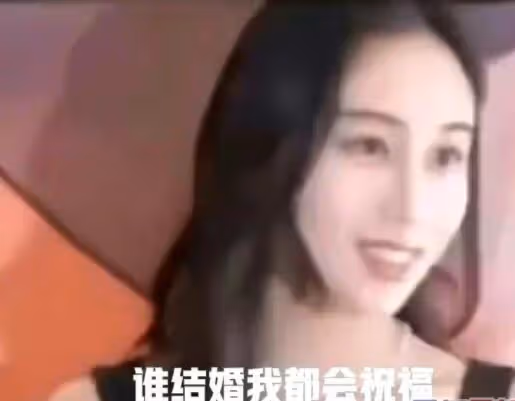 竇驍求婚畫面曝光,唱粵語歌深情表白,下跪求婚擁吻何超蓮
