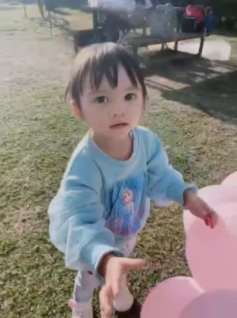 再強調無偏心!知名港星雙胞胎女兒顏值差距大,被指就愛漂亮那個