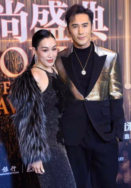 港圈女神直播間痛哭！髮長文回應婚姻境況，喊話眾人口下留情
