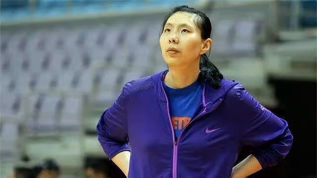 中國女籃前隊長陳楠近況：退役後嫁給公務員男友，生下2個兒子