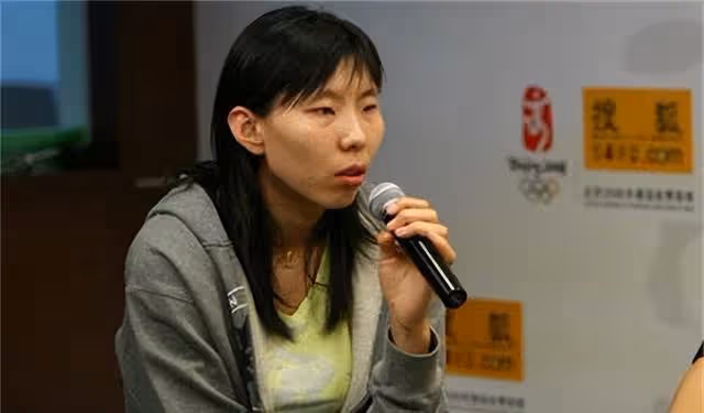 中國女籃前隊長陳楠近況：退役後嫁給公務員男友，生下2個兒子