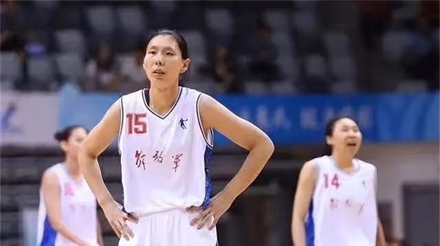 中國女籃前隊長陳楠近況:退役後嫁給公務員男友,生下2個兒子